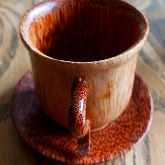 Coconut Wood Teacup - Picture 5 of 6